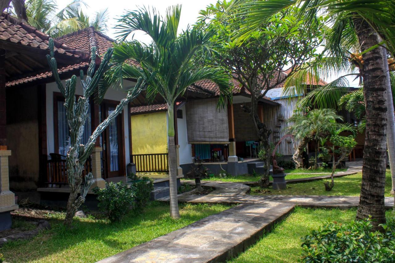 Coconut Beach Bungalows & Warung Амед Екстер'єр фото